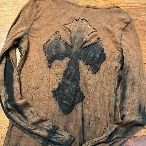 @Londonerus OOAK distressed long sleeve - Picture 10 of 16
